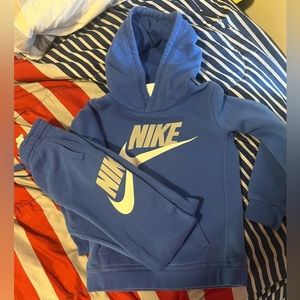 Nike matching set size 7